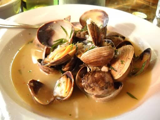 steamed clams in serving dish