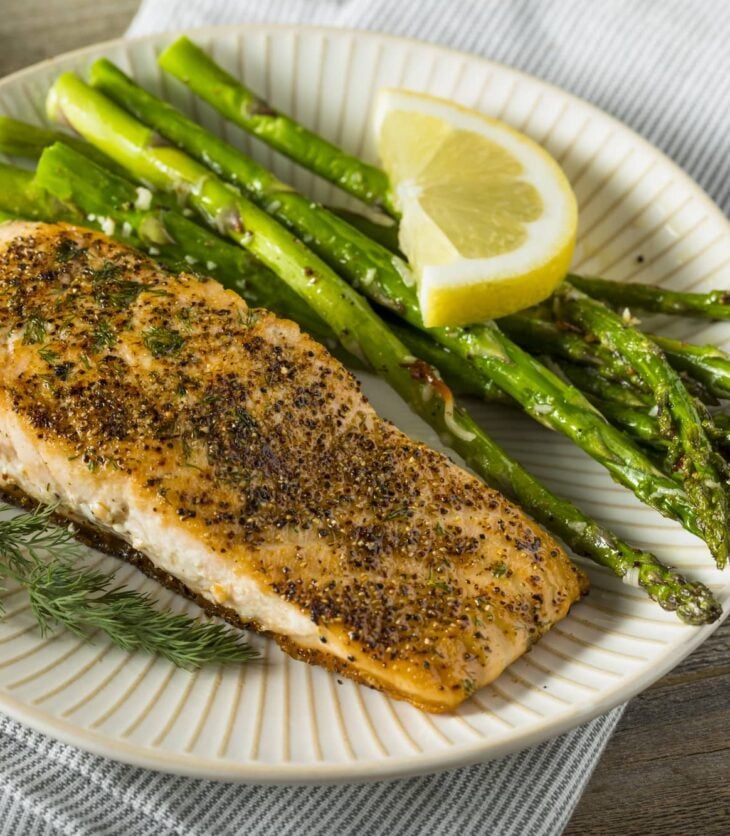 lemon garlic salmon with asparagus